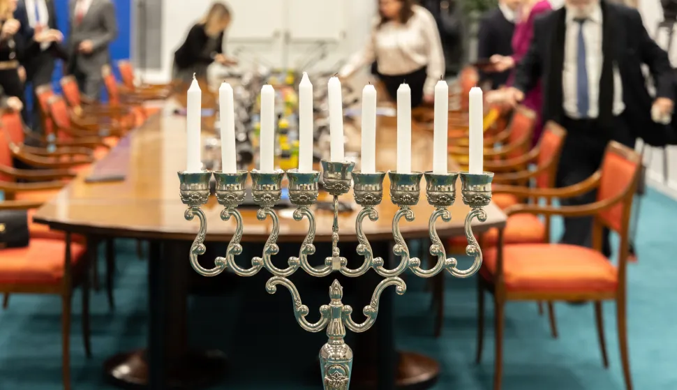 Zagreb, 19.12.2024. - U okviru 2. sastanka Međuparlamentarne skupine skupine prijateljstva Hrvatska &ndash; Izrael prigodno se obilježio židovski blagdan svjetla Hanuka.Na fotografiji hanuka.foto HINA/ Edvard &Scaron;U&Scaron;AK/ es