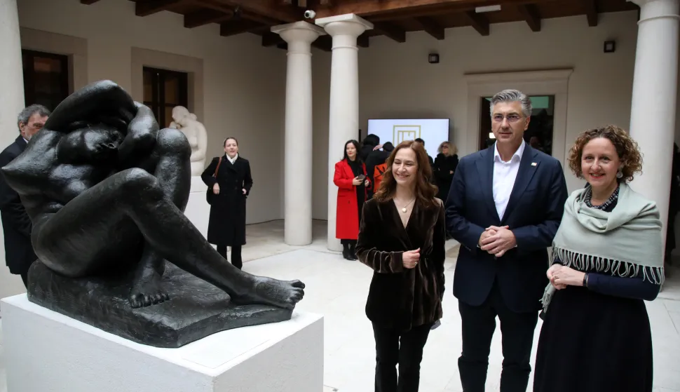 Zagreb, 13.12.2025 - Svečano otvorenje obnovljenog Atelijera Me&scaron;trović i njegova novog stalnog postava. Na fotografiji (D-L) predsjednik Vlade RH Andrej Plenković, ministrica kulture i medija Nina Obuljen Koržinek, ravnateljica muzeja Sandra Grčić Budimir.foto HINA/ Denis CERIĆ /dc