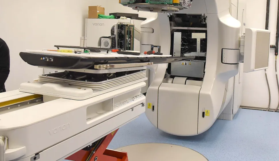 RIJEKA 30. 04.2025. RIJEKAKLINICKI BOLNICKI CENTAR RIJEKA BOLNICA RIJEKA KLINIKA ZA TUMORE POSJET MINISTRICA ZDRAVSTVA IRENA HRSTIC U PRATNJI RAVANTELJA KBC-A ALEN RUZIC NOVIH LINEARNI AKCELERATOR 3 KOMADA I CPC CENTRALNA PRIPREMA CITOSTATIKA...NA FOTO: LINEARNI AKCELRATOR U MONTAZI...SNIMIO SERGEJ DRECHSLER