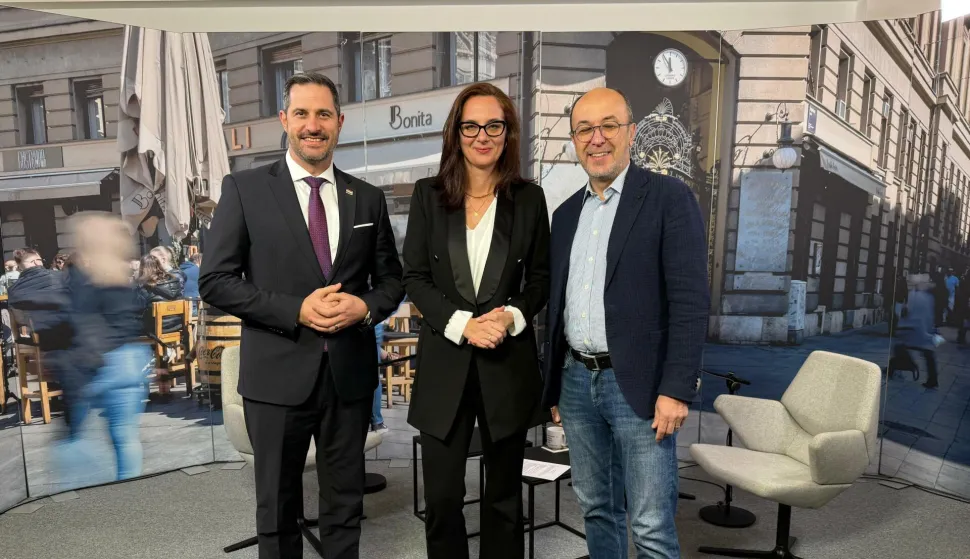 MAGAZINCredit: MANJGURACaption:Analiza turističke sezone - Tonči Glavina, Jelena Tabak i Kre&scaron;imir Macan