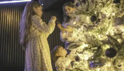 Devetogodi&scaron;nja Pandora Jovanovac zapjevala s prijateljima &ldquo;Božić bijeli&rdquo;