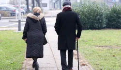 21.12.2023., Zagreb - Premijer Andrej Plenkovic najavio je da ce Vlada RH na danasnjoj sjednici donijeti odluku kojom ce isplatiti jos jedan paket potpore umirovljenicima, ovaj put svima s mirovinom do 840 eura. "Taj paket ce obuhvatiti oko 830000 umirovljenika, a ulozit cemo nesto malo vise od 70 milijuna eura", rekao je premijer u sredisnjem Dnevniku HTV-a. To ce, dodao je, biti moguce zahvaljujuci proracunskim ustedama u ovoj godini. Gruba racunica kaze da ce prosjecna bozicnica iznositi 85 eura. Photo: Patrik Macek/PIXSELL