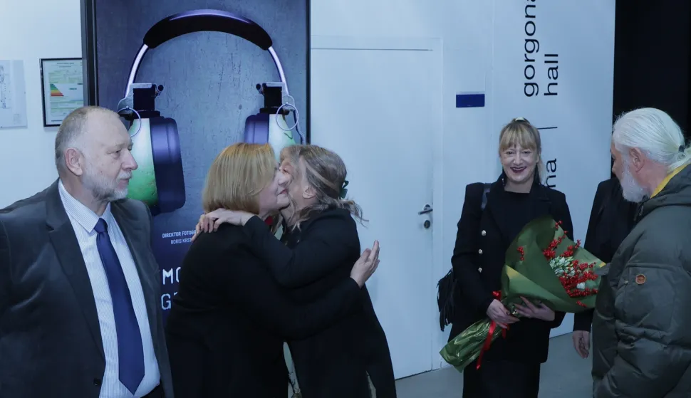 Zagreb.16.12.2025.- Održana je premijera dokumentarnog filma "Memorija jedne generacijeRatni radio Vukovar" redateljice Biljane Čakić u Kinu Metropolis u Muzeju suvremene umjetnosti.Na slici Josip Esterajher,Vesna Vuković i Biljana Čakić.Foto HINA/Tomislav Pavlek/ tp