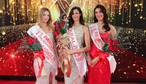 U rovinjskom hotelu Lone jučer je sve pr&scaron;talo od ljepote, a razlog je jubilarni, 35. izbor Kraljice Hrvatske 2025. za Kraljicu Svijeta. Nova Kraljica Hrvatske je Lana Lourdes Rupić iz &Scaron;ibenika. Titula Prve princeze dodijeljena je Liv &Scaron;umak iz Zagreba, koja je uz lentu Prve princeze osvojila i lentu Kraljice elegancije. Druga princeza postala je Petra Vuleta iz Osijeka. Nina Mrvić iz Rijeke ponijela je titulu Kraljice osobnosti, Daniela Jagodić iz Rijeke osvojila je lentu Kraljice fotogeničnosti, dok je Korina Sviben iz Zagreba progla&scaron;ena Kraljicom medija.