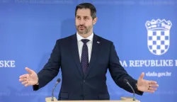 12.02.2025.,Zagreb, predsjednik Vlade Andrej Plenkovic sudjelovao je na urucivanju ugovora o sufinanciranju izgradnje, obnove, odrzavanja, opremanja i rekonstrukcije sportskih objekata i velikih medjunarodnih sportskih natjecanja. Premijer Plenkovic i minstar turizma i spota Tonci Glavina urucili su ugovore korisnicima. Izjava za medije ministra Tomislava Glavine Photo: Robert Anic/PIXSELL