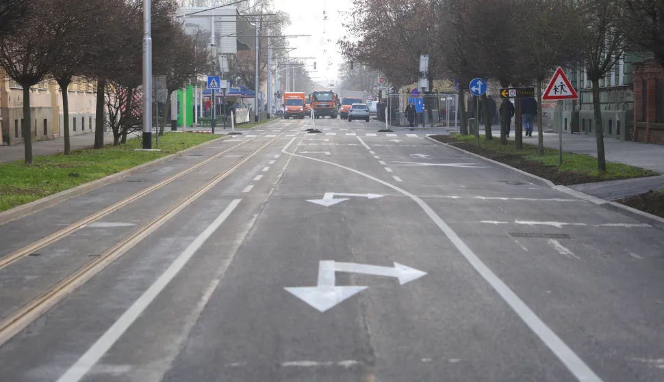 Osijek, 17. 12. 2025., Radićeva ulica, zavr&scaron;etak radova, pu&scaron;tanje ulice u promet, obilazak SNIMIO BRUNO JOBST