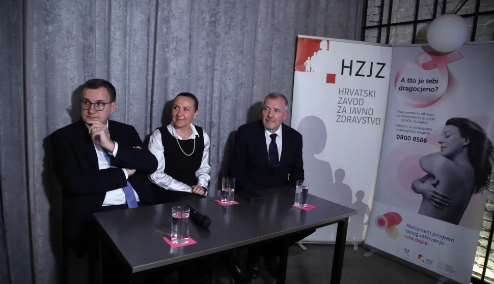 Zagreb, 17.12.2025 - Predstavljanje nove kampanje Nacionalnog programa ranog otkrivanja raka dojke koju organizira HZJZ. Na fotografiji Boris Brklljačić, ministrica Irena Hrstić, Krunoslav Capak.foto HINA/ Denis CERIĆ /dc
