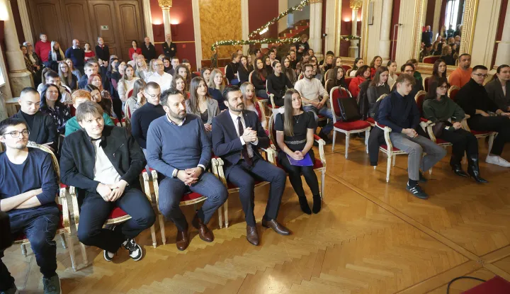 Osijek, 19. 12. 2025., HNK, svečanost, uručenje stipendija učenicima i studentima, 2025/2026SNIMIO BRUNO JOBST