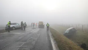 14.12.2021., Osijek - Teska prometna nesreca u kojoj je doslo do sudara izmedju dva osobna automobila na cesti izmedju Ernestinova i Laslova kod Osijeka. Jedna osoba je smrtno stradala. Policija na ocevidu. Photo: Davor Javorovic/PIXSELL