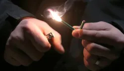 29.12.2012., Zagreb - Petarde, rakete, topovski udari, sve je to uobicajeno tijekom blagdana. Zbog neopreznog koristenja, upravo su djeca najcesce zrtve strasnih opeklina ili cak amputacija. Po zakonu, rukovanje petardama dopusteno je punoljetnim osobama u razdoblju od 27.12. do 2.01. Photo: Borna Filic/PIXSELL------CRNA3 ST COLOR