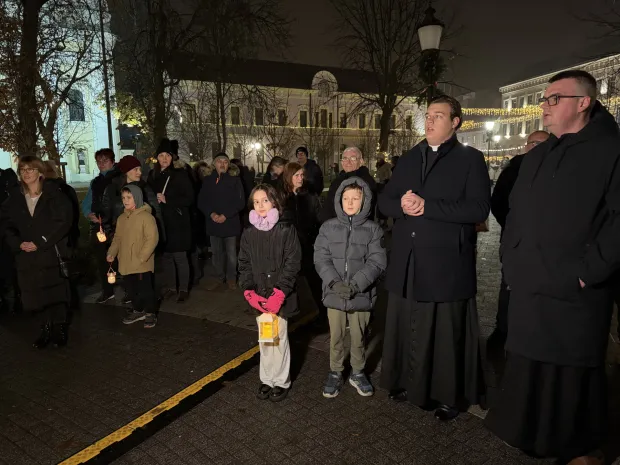 vinkovci adventska svijeća