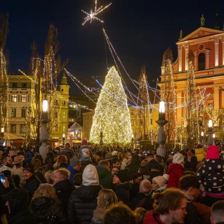 MAGAZIN INA LJUBLJANA Simona_Kustec_i_Ina_Stasevic