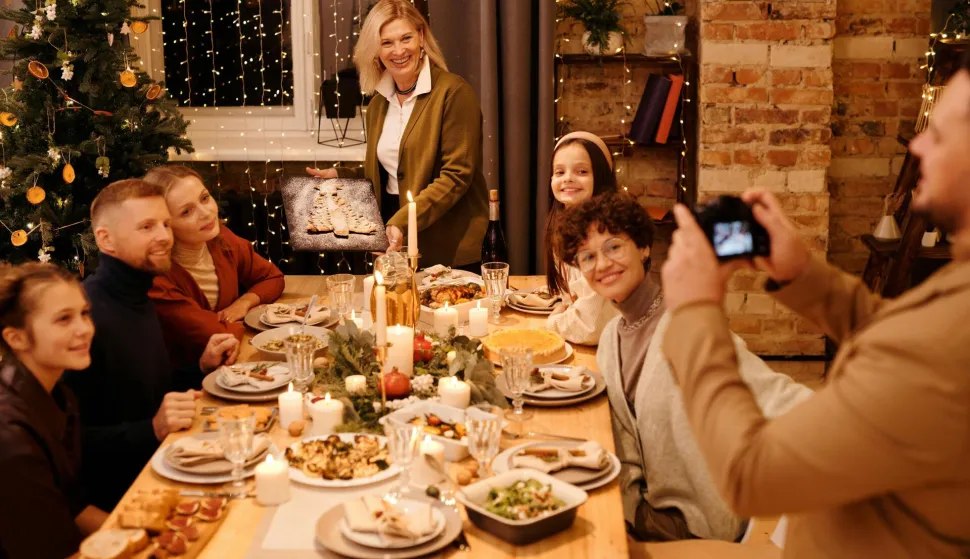 Savjeti nutricionistice: Kako preživjeti blagdanske domjenke bez prejedanja i grižnje savjesti?