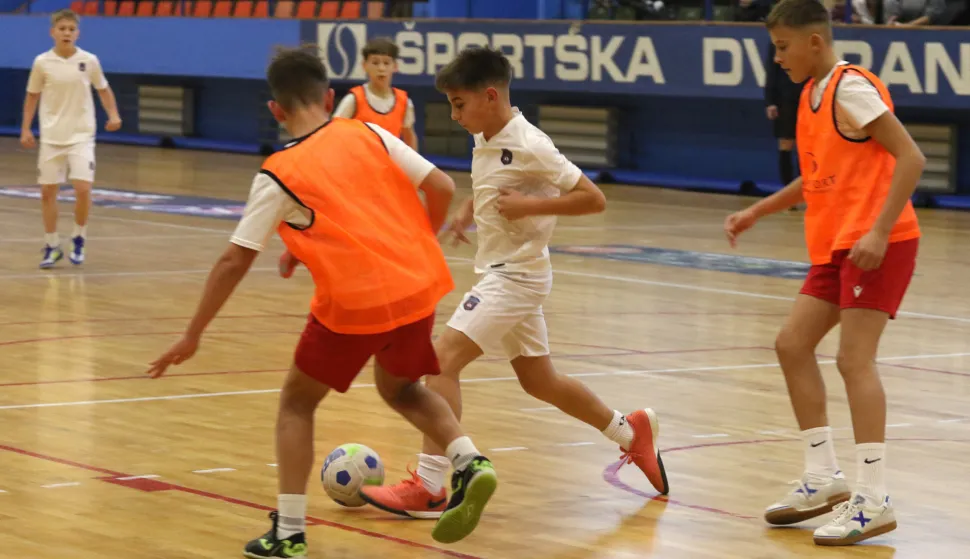 Osijek, 21. 12. 2025, Sportska dvorana Zrinjevac. 39. Malonogometni turnir Zimko. U13, Braća bez gaća - No Name.snimio GOJKO MITIĆ