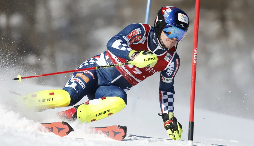 epa12590969 Filip Zubcic of Croatia in action during the 1st run of the Men's Slalom race at the FIS Alpine Skiing World Cup in Val d'Isere, France, 14 December 2025. EPA/SEBASTIEN NOGIER