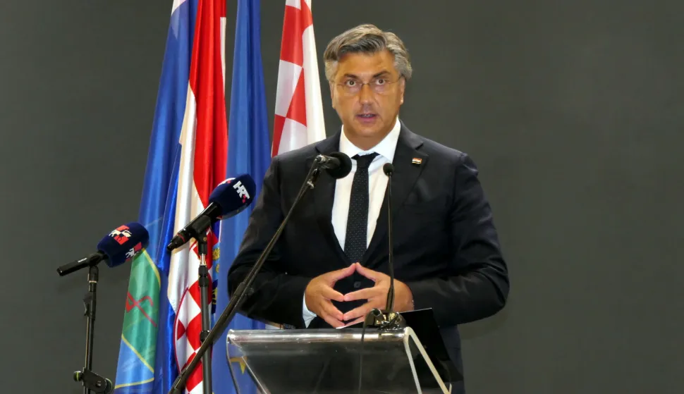 Petrinja, 09.09.2024. - U Petrinji je danas otvorena nova zgrada Srednje &scaron;kole Petrinja, svečano je otvorena i obnovljena zgrada "Hrvatski dom" u kojem je smje&scaron;teno POU Petrinja te zgrada katastra i arhiva. Na fotografiji Andrej Plenković. foto HINA/ Nikola BLAŽEKOVIĆ/ tm