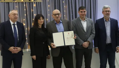 Osijek, 23. 12. 2025, Tradicionalne sarmice u Gardensu na Strossmayerovoj, Sportska zajednica OBŽ, priznanja i sarmice. Županica Nata&scaron;a Trmi&scaron;ak....snimio GOJKO MITIĆ