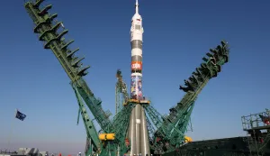 epa12545243 The Soyuz-2.1a booster rocket with the Soyuz MS-28 spacecraft is installed on the launch pad at the Baikonur Cosmodrome, in Baikonur, Kazakhstan, 24 November 2025. Crew members of the 74th expedition, NASA astronaut Chris Williams and Roscosmos cosmonauts Sergey Kud-Sverchkov and Sergey Mikaev, are scheduled to launch on the Soyuz MS-28 to the International Space Station (ISS) on 27 November 2025. EPA/MAXIM SHIPENKOV