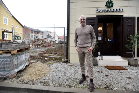 Petrinja, 22.12.2025 (nedeljni broj) - 5 godina proslo je od potresa u Petrinji, na slici obitelj Novak, povratnici iz Svicarske, otvorili su butik djecje robe (Darijo Novak), tekst S.Pavic.foto Davor Kovacevicnedeljni broj