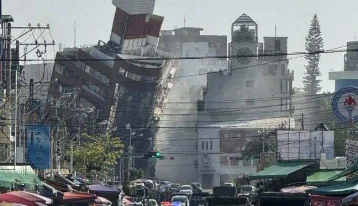 (240403) -- TAIPEI, April 3, 2024 (Xinhua) -- This photo taken on April 3, 2024 shows a damaged residential building in Hualien, southeast China's Taiwan.  A 7.3-magnitude earthquake jolted the sea area near Hualien of China's Taiwan at 7:58 a.m. Wednesday (Beijing Time), according to the China Earthquake Networks Center (CENC).  The epicenter was monitored at 23.81 degrees north latitude and 121.74 degrees east longitude, at a depth of 12 km, said a report issued by the CENC. (Xinhua) Photo: Zhao Bo/XINHUA