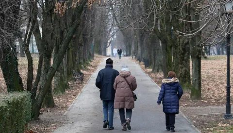 Osijek, 20. 01. 2022, Perivoj, park Kralja Tomislava. Oblacni zimski dan, setnja, slobodnjak.snimio GOJKO MITIĆ