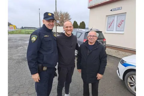 Preventivna akcija, PU OBŽ, Policija i lokalne zajednice darivale vozače i pozvale na odgovorno pona&scaron;anje u prometu, 27. prosinca 2025. godine 