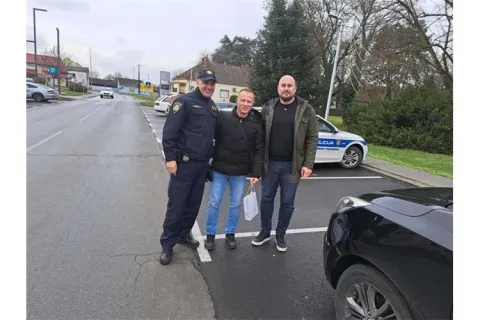 Preventivna akcija, PU OBŽ, Policija i lokalne zajednice darivale vozače i pozvale na odgovorno pona&scaron;anje u prometu, 27. prosinca 2025. godine 