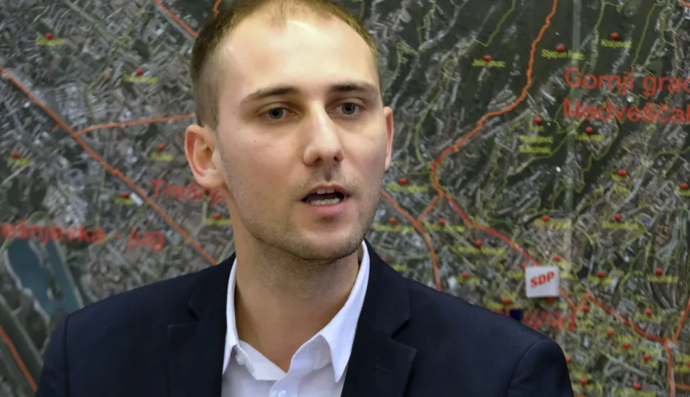 Zagreb, 18.01.2019. - Konferencija za novinare zagrebačkog Gradskog odbora SDP-a s temom "Politička trgovina i poskupljenje cijene otpada u Zagrebu - je li to povezano?".Na fotografiji Matej Mi&scaron;ić.foto HINA/ Edvard &Scaron;U&Scaron;AK/ es