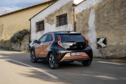 Aygo X ima &scaron;arm i osobnost nove hibridne tehnologije