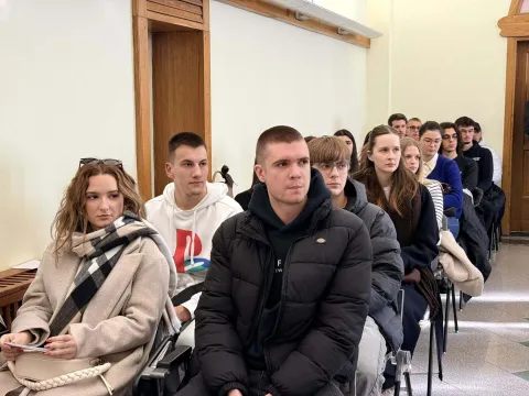 Nakon &scaron;to su nedavno ugovori uručeni srednjo&scaron;kolcima, u velikoj gradskoj vijećnici danas su svečano dodijeljeni ugovori studentima, stipendistima Grada Vinkovaca u akademskoj godini 2025./2026.