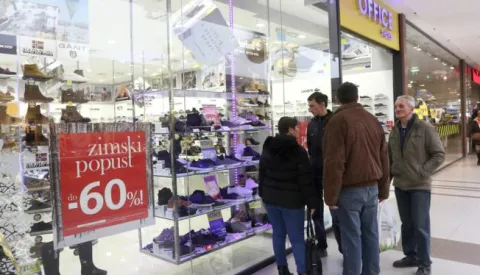 OSIJEK, 28. 12. 2015, TRGOVAČKI CENTAR PORTANOVA. TC PORTANOVA. SNIENJA..snimio GOJKO MITIĆ