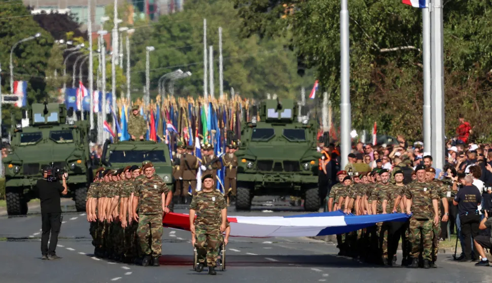 Zagreb, 31.7.2025.- Vojni mimohoda u ?ast VRO "Oluja" povodom obilje?avanja Dana pobjede i domovinske zahvalnosti, Dana hrvatskih branitelja i 30. obljetnice te vojno-redarstvene operacije. Mimohod Vukovarskom ulicom odr?ava se od Avenije Marina Dr?i?a do Savske ulice. foto HINA/ Damir SEN?AR/ ua