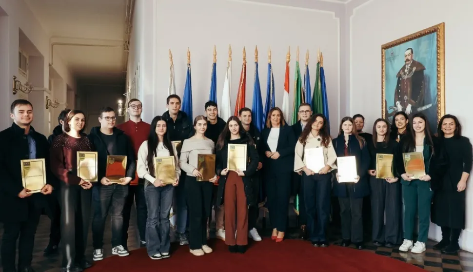 Pože&scaron;ko-slavonska županija: Uručeno 18 novih ugovora stipendistima, prosinac 2025.