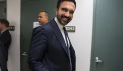 epa12474452 Democratic candidate Assemblyman Zohran Mamdani before participating&nbsp;in a second New York City mayoral debate at LaGuardia Performing Arts Center at LaGuardia Community College in Long Island City, Queens, New York, USA, 22 October 2025. EPA/HIROKO MASUIKE/THE NEW YORK TIMES/POOL