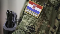 Zagreb, 11.12.2025. - Predsjednik Republike i vrhovni zapovjednik Oružanih snaga RH Zoran Milanović sudjelovao je na obilježavanju 34. obljetnice Hrvatskog ratnog zrakoplovstva. Tim povodom uručo je promaknuća i pohvale pripadnicima Hrvatskog ratnog zrakoplovstva.Na fotografiji ilustracija: Hrvatska Vojska.foto HINA/ Edvard &Scaron;U&Scaron;AK