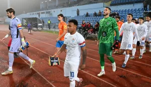 Vinkovci, 12.12.2025. - Susret 17. kola hrvatskog nogometnog prvenstva Vukovar 1991 - Varaždin.foto HINA/Gordan Panić 