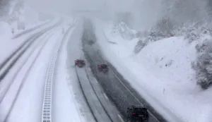 14.02.2025., Delnice - Snijeg i jak vjetar otezavaju promet kroz Gorski kotar.Photo: Goran Kovacic/PIXSELL Photo: Goran Kovacic/PIXSELL