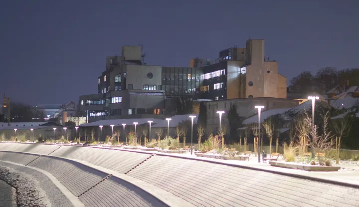 Osijek, 03. 01. 2026., KBC Osijek, zima, hladno vrijeme, snijeg, noć, mrak, slobodnjak, slobodnjaci SNIMIO BRUNO JOBST