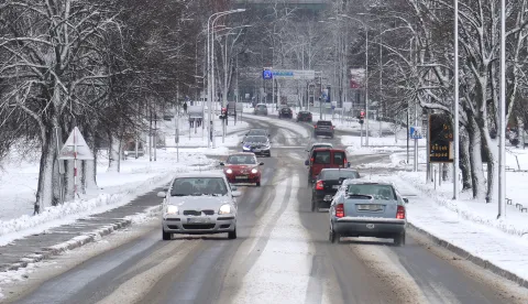 Osijek, 04. 01. 2026., foto&scaron;etnja, zima, hladno vrijeme, snijeg, promet, stanje na cestamaSNIMIO BRUNO JOBST