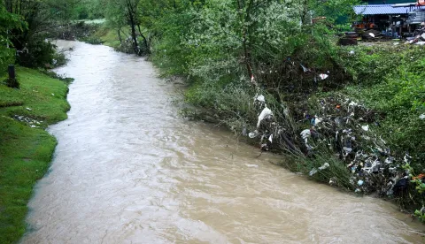 15.05.2019., Lijesnica, Bosna i Hercegovina- Posljedice poplava najbolje su vidljive u mjestu Lijesnica pokraj Maglaja u srednjoj Bosni. Situacija u BiH je bolja nego jucer, ali su ceste na pojedinim mjestima jos uvijek blokirane. Na odredjenim putevima ucestali su odroni zemlje i kamenja. Rijeke su se vecinom povukle u svoja korita.Photo: Armin Durgut/PIXSELL
