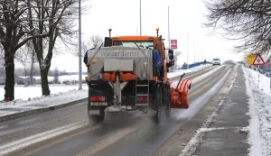 Osijek, 04. 01. 2026., UNIKOM, press, zimska služba, ralica, či&scaron;ćenje snijega, zima, hladno vrijeme, snijegSNIMIO BRUNO JOBST