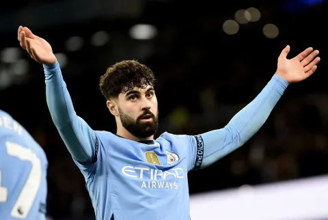 epa11779056 Manchester City's Josko Gvardiol celebrates after scoring the 1-0 lead during the English Premier League soccer match between Manchester City and Manchester United, in Manchester, Britain, 15 December 2024. EPA/PETER POWELL
