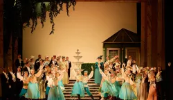 Nakon kraće stanke, na repertoar nam se vraća jedna od najpopularnijih opereta svjetskeliterature &ndash; Vesela udovica Franza Leh&aacute;ra.