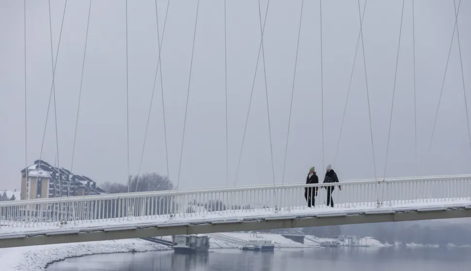 06.01.2026., Osijek - Snijeg i niske temperature nisu sprijecile osjecane da izadju na ulice i uzivaju u zimskom ugodjaju Photo: Davor Javorovic/PIXSELL