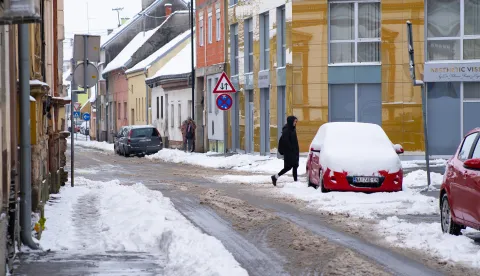 Osijek, 07. 12. 2025., Slobodnjacisnijeg; ulice; či&scaron;ćenje; Pejačevićeva