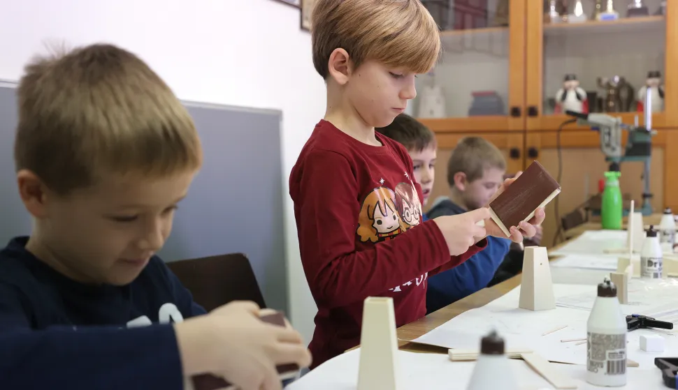 Osijek, 08. 01. 2026., Tvrđa, Dom tehnike, zimske radionice, djeca, Mali modelar - radionicaSNIMIO BRUNO JOBST