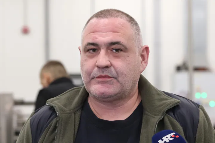 Osijek, 08. 01. 2026, Industriska zona Nemetin. Regionalni distribucijski centar, RDC, županica Nata&scaron;a Trami&scaron;ak obi&scaron;la centar i sastala se s proizvođačima jabuka. Proizvođač jabuka, Domagoj &Scaron;kobić.snimio GOJKO MITIĆ