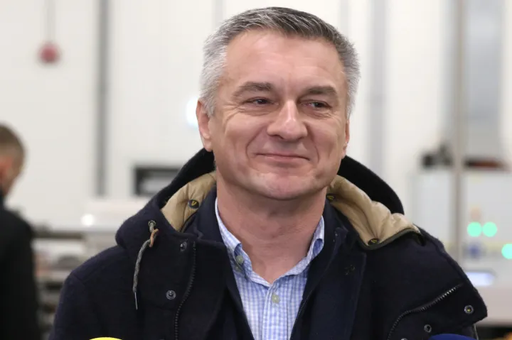 Osijek, 08. 01. 2026, Industriska zona Nemetin. Regionalni distribucijski centar, RDC, županica Nata&scaron;a Trami&scaron;ak obi&scaron;la centar i sastala se s proizvođačima jabuka. Direktor RDC OBŽ, Alen Mamić.snimio GOJKO MITIĆ