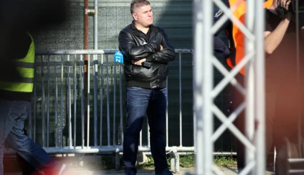 Vukovar, 13.10.2018 - Na inicijativu vukovarskog gradonaиelnika Ivana Penave u Vukovaru se odrћava prosvjedni skup zbog nezadovoljstva radom drћavnih institucija na procesuiranju poиinitelja ratnih zloиina. Na slici Velimir Bujanec.foto HINA/ Damir SENИAR /ds