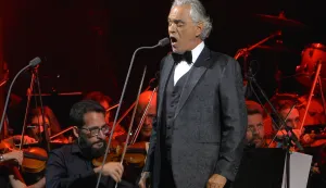 epa10123430 Italian tenor Andrea Bocelli performs on stage at Starlite Festival in Marbella, southern Spain, 15 August 2022. EPA/Antonio Paz